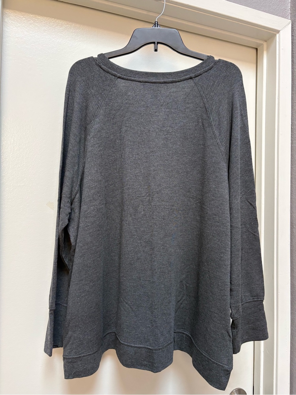 Philosophy Republic Clothing charcoal grey "Cheers" long-sleeve sweatshirt 2XL - Picture 3 of 7